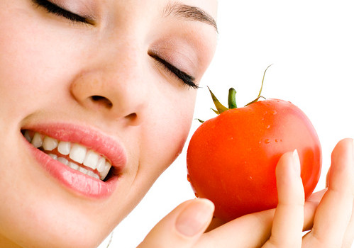 Маска из помидор для лица – сияющая кожа за три минуты!